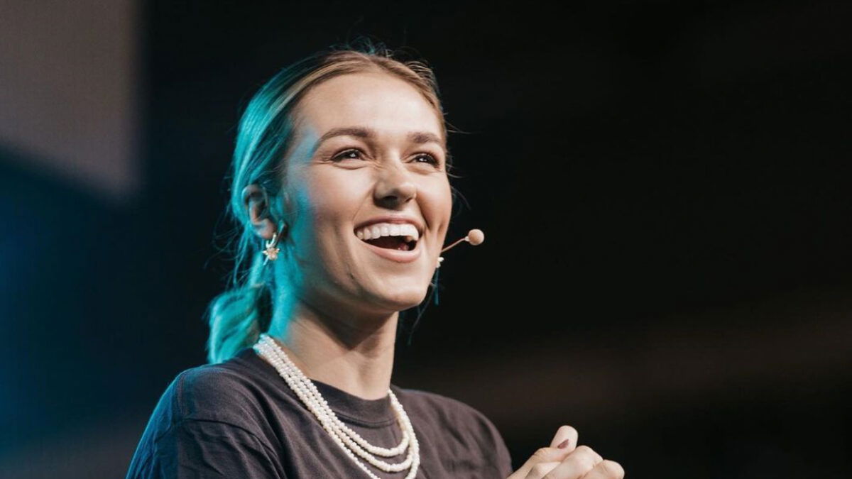 Sadie Robertson Huffs Testimony Everything Flows From Following Christ